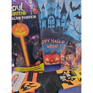 Pumpkins! Halloween Bundle-Scary 13x9 bag, Spooky Socks, bracelet & Glow item